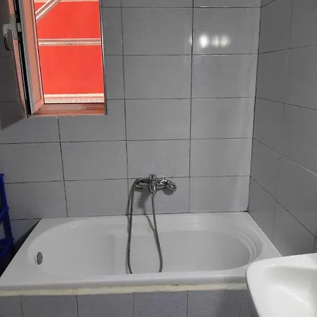 Apartment Spacious-central